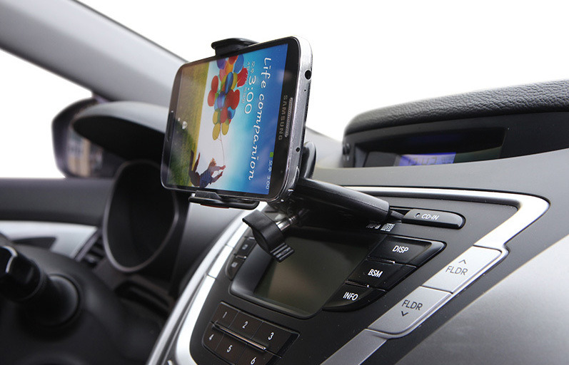 Cdスロット差込型の車載ホルダー発売 スマホ ミニタブレットに対応 レスポンス Response Jp Cdスロット差込型の車載ホルダー発売 スマホ ミニタブレットに対応 レスポンス Response Jp