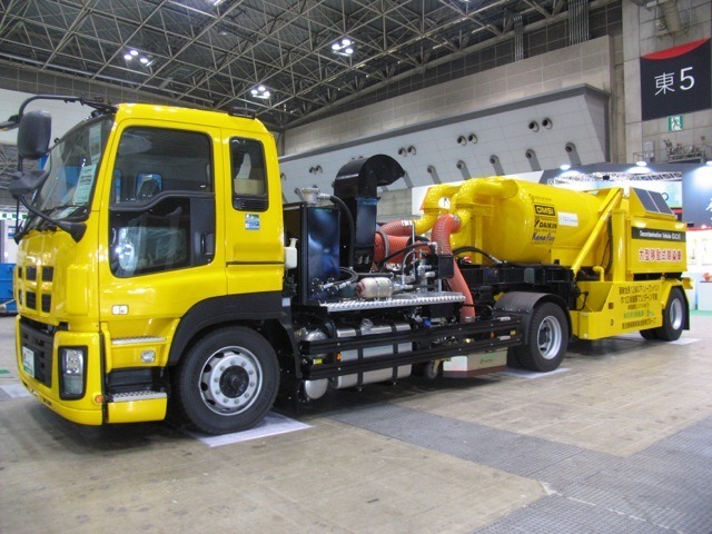 New環境展14 走りながら道路を除染 トレーラーで実証実験へ レスポンス Response Jp New環境展14 走りながら道路を除染 トレーラーで実証実験へ レスポンス Response Jp