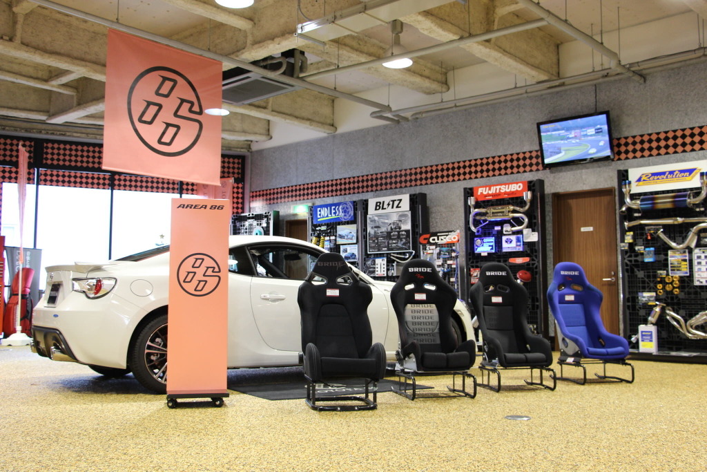 86 Brz でサーキット走行を楽しむには スポーツシートと専門ショップの重要性 レスポンス Response Jp