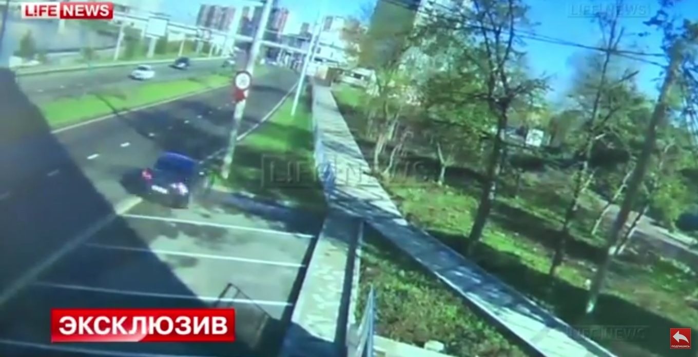 日産 Gt R 電柱をなぎ倒す瞬間 ロシアのサッカー選手が事故 動画 レスポンス Response Jp
