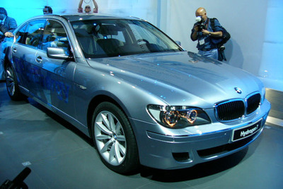 【ロサンゼルスモーターショー06】BMWのラグジャリー水素セダン 画像