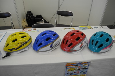 【町工場見本市16】新幹線デザインの子供用ヘルメット、予想以上の売れ行き…カナック企画 画像