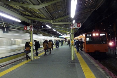 JR西日本、新今宮駅の東口を「通天閣口」に…質問者に記念品配布 画像
