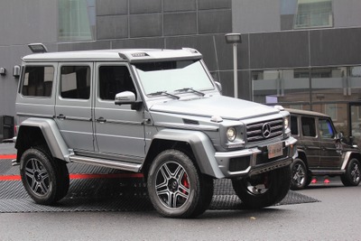 【メルセデス G550 4×4 スクエアード】より日常向けになった「6×6」の弟分 画像