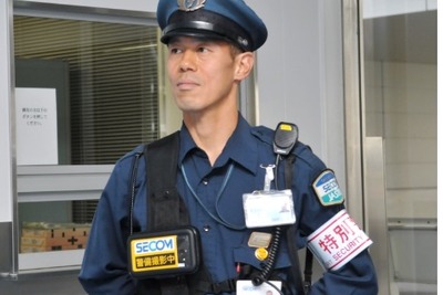 セコム、羽田空港でウェアラブルカメラを活用した警備の実証実験 画像