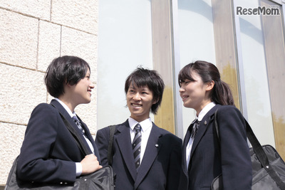 利用者134万人、総額1兆1000億円まで膨らんだ奨学金 画像