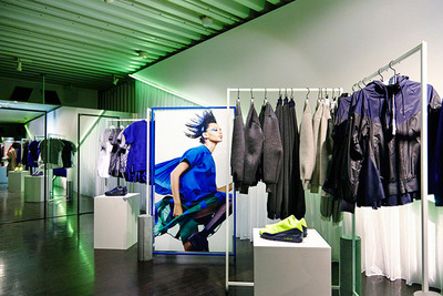 女性の動きを美しく表現…ナイキ、つぎなるコラボ相手は「サカイ」 画像