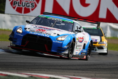 【スーパー耐久 第2戦】日産自大 GT-R が開幕2連勝、セーフティカー3回の大波乱を制する 画像