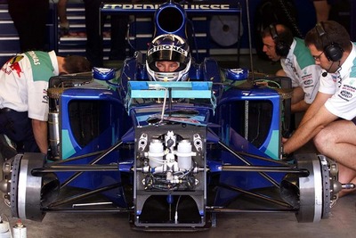 F1合同テスト終了---ハッキネンがクラッシュ! 画像