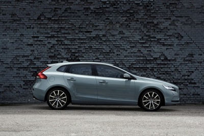 ボルボ、新型 V40 シリーズを発売…フロントフェイス一新 画像