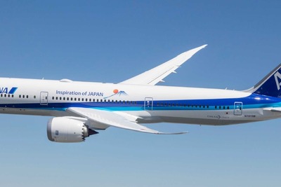 ファンボロー航空ショーで「富士山」と「桜」をまとったANA仕様 787-9 がデモ飛行 画像
