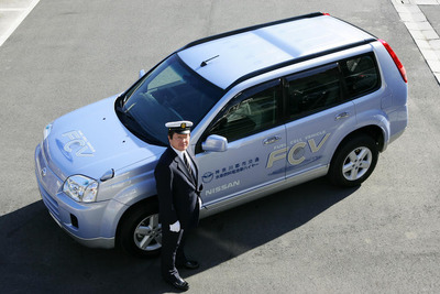 世界初、燃料電池車のハイヤーが運行を開始…日産 エクストレイル 画像