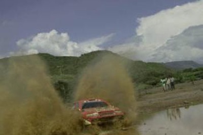 【WRCサファリラリー】現役3人が最多勝の大混戦!? サファリの雨にリタイヤ続出 画像