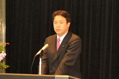 鶴保沖縄・北方担当相、高速道路で40km/hオーバーのスピード違反 画像