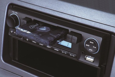 ビートソニック、車載用多機能カセットデッキを発売…MP3再生にも対応 画像