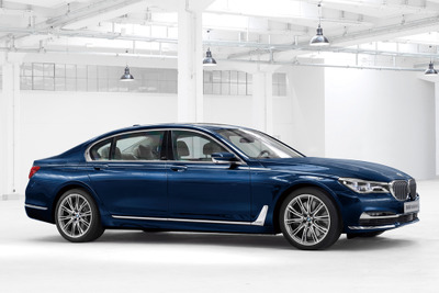 3台限り! BMW 7シリーズ に豪華装備の100周年記念モデル…2146万円 画像