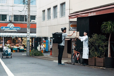 【UberEATS】有名店メニューを自転車・バイクで運ぶ配達員、ギャラが気になる… 画像