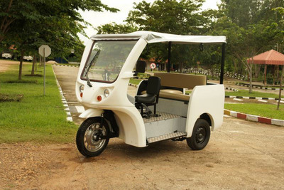 プロッツァの新型EV三輪車、ラオス南部で走行試験を開始 画像