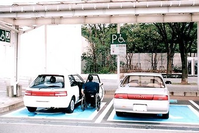 【新聞ウォッチ】自動車ユーザーは大歓迎「高速料金値下げ案浮上」 画像