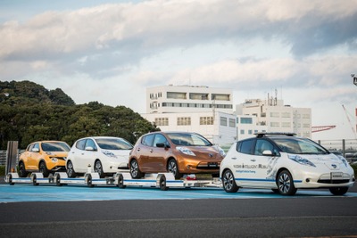 【新聞ウォッチ】”解決課題”もけん引、日産追浜工場で試験導入の完成車無人搬送システム 画像