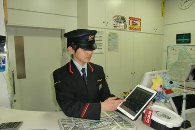 東武鉄道、119駅に案内用タブレット端末導入　12月20日から 画像