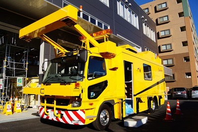 NEXCO中日本、最新鋭の「路面性状測定車」も公開 画像