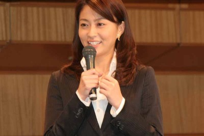 小林麻央、姉・麻耶と日向ぼっこを楽しむも「寒くて3分でした」 画像