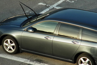 ナゼ!?　ワイパーを立てて駐車する理由 画像