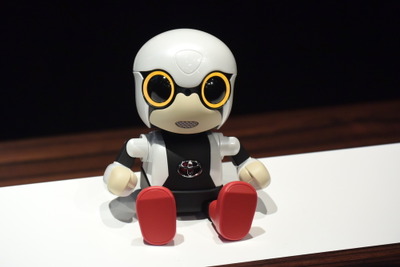 トヨタ KIROBO mini、先行販売の予定を延期---4月に 画像