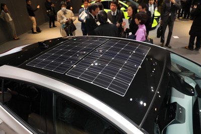 【トヨタ プリウスPHV 新型】ソーラー充電システムは28万円で普及グレードに設定 画像