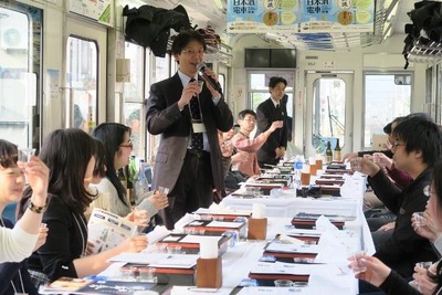 京都伏見のお酒を飲み比べ…叡山電鉄『日本酒電車』3回目の運行 4月1日 画像