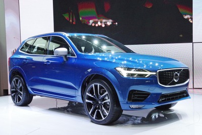 【ジュネーブモーターショー2017】ボルボ XC60 新型、自動操舵機能を搭載 画像