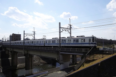 東武500系リバティの終着駅、運河…地元は「聞いてないよ～」 画像