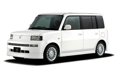 ホワイトの『bB』もカッコいいよ---クリスタル調の特別装備車 画像
