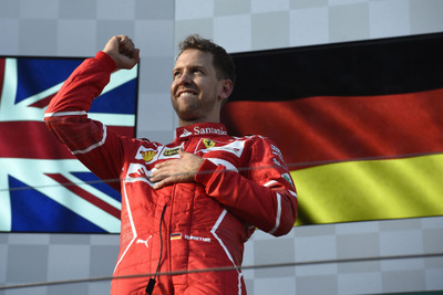 【F1 オーストラリアGP】ベッテル&フェラーリが開幕戦制覇…メルセデス勢は2-3位に敗れる 画像