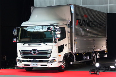 【日野 レンジャー 新型】大型トラックと同等の安全装備を標準化 画像