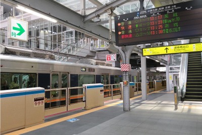 大阪駅のホームドア、7番線は5月27日から使用開始 画像