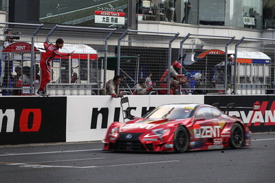 【SUPER GT 第2戦】GT500決勝…立川祐路&石浦宏明がポール・トゥ・ウイン、レクサス勢は富士でも表彰台独占 画像