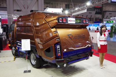【2017NEW環境展】「カッコいいゴミ収集車」はもはやトレンド? 環境への配慮、見た目にも 画像