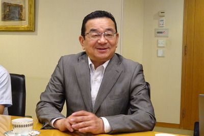 ホンダ 八郷社長「走ればホンダと分かるスポーティなクルマに」…2018年に中国初投入のEV 画像