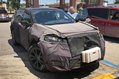 アキュラ最新SUV、RDX 次期型を目撃…MDX にソックリ? 画像