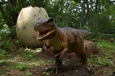 【夏休み】富士スピードウェイに恐竜出現、ジュラシックウェイがオープン 画像