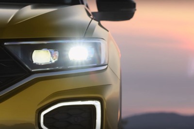VWの新型SUV、T-Roc…実車の内外装を見せた［動画］ 画像