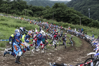 【JNCC 8耐G】引き継がれる伝統、記念すべき大会で若手チームが総合優勝！ 画像