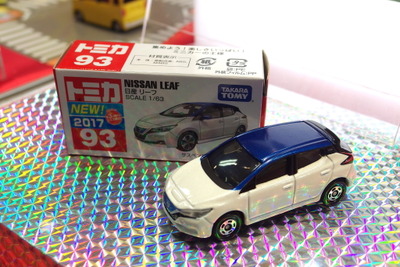 クリスマス玩具のトレンドをキャッチせよ…高速クローラーから卓上“猫ルンバ”まで 画像