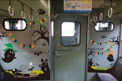 高崎湘南色115系はハロウィン仕様に 10月 画像