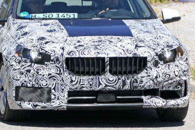 キドニーグリルさらに巨大化！ BMW 1シリーズ 次期型、見えてきた新デザイン 画像