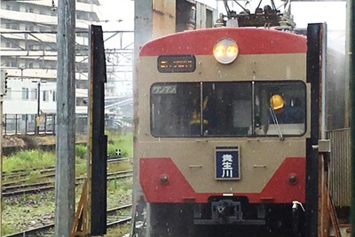 近江鉄道日野駅でリニューアル記念イベント…元西武の「赤電」も運行　10月1日 画像