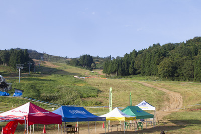 【JNCC 第7戦】ガレとハイスピードコース、秋晴れのシーサイドバレー糸魚川［写真蔵］ 画像