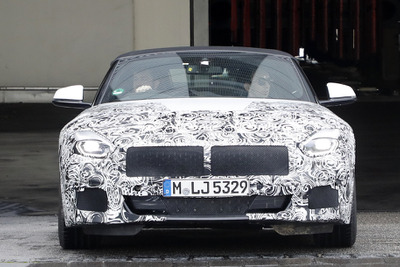 BMW Z4 市販モデルの「顔」ほぼ見えた…LEDが光る 画像